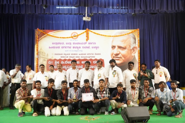 ಡಿ.ದೇವರಾಜ ಅರಸು ಅವರ ಸಾಮಾಜಿಕ ನ್ಯಾಯದ ಆಶಯ ಮೈಗೂಡಿಸಿಕೊಳ್ಳಿ: ಲಿಡ್ಕರ್ ಅಧ್ಯಕ್ಷ ಮುಂಡರಗಿ ನಾಗರಾಜ