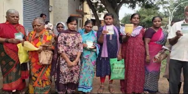 ಸರ್ವರ್ ಸಮಸ್ಯೆ: ಅನ್ನಭಾಗ್ಯ ಪಡಿತರ ಅಕ್ಕಿಗಾಗಿ ಫಲಾನುಭವಿಗಳ ಪರದಾಟ