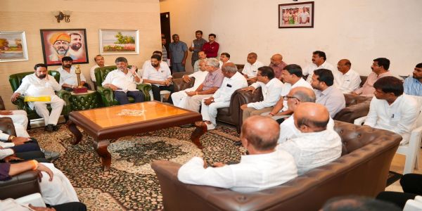 ಸಹಕಾರ ಕ್ಷೇತ್ರದ ಪ್ರತಿನಿಧಿಗಳಿಂದ ಸಿಎಂ ಡಿ.ಕೆ. ಶಿವಕುಮಾರ್ ಭೇಟಿ