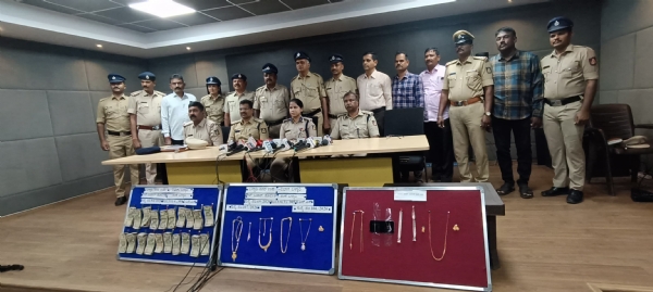 ನಾಲ್ವರು ಮನೆಗಳ್ಳತನ ಆರೋಪಿಗಳ ಬಂಧನ, ನ್ಯಾಯಾಂಗ ಬಂಧನಕ್ಕೆ ನಾಲ್ವರು ಮನೆಗಳ್ಳತನ ಆರೋಪಿಗಳ ಬಂಧನ, ನ್ಯಾಯಾಂಗ ಬಂಧನಕ್ಕೆ