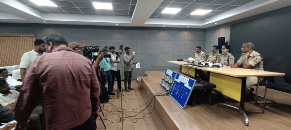 ನಾಲ್ವರು ಮನೆಗಳ್ಳತನ ಆರೋಪಿಗಳ ಬಂಧನ, ನ್ಯಾಯಾಂಗ ಬಂಧನಕ್ಕೆ ನಾಲ್ವರು ಮನೆಗಳ್ಳತನ ಆರೋಪಿಗಳ ಬಂಧನ, ನ್ಯಾಯಾಂಗ ಬಂಧನಕ್ಕೆ
