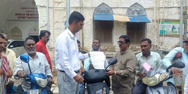 ಪತ್ರಕರ್ತ ಶಿವಶರಣ ಅವರ ಮನೆಗೆ ನುಗ್ಗಿ ಜೀವ ಬೆದರಿಕೆ, ಜಾತಿ ನಿಂದನೆ ಖಂಡನೀಯ: ವಿನೋದ ಎಂ. ಖೇಡ