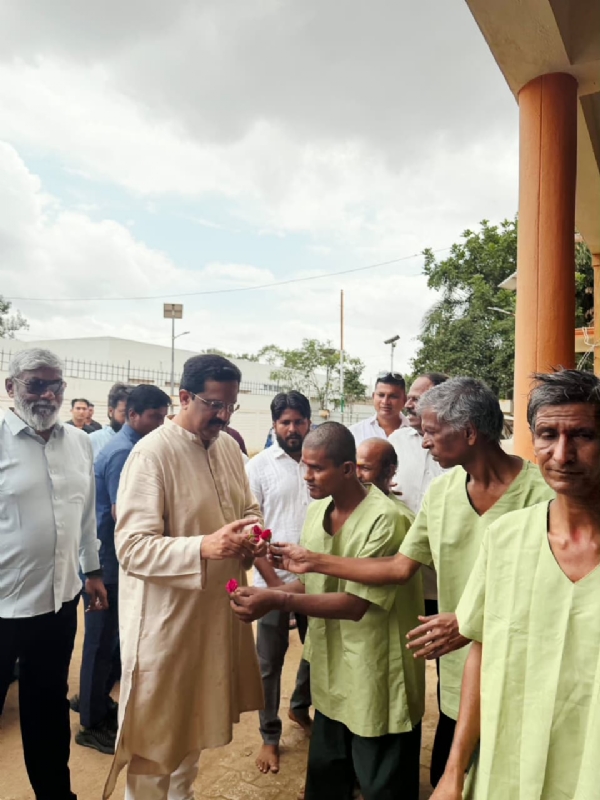 ಬಳ್ಳಾರಿ : ರಾಜ್ಯಸಭಾ ಸದಸ್ಯ ಡಾ. ಸಯ್ಯದ್ ನಾಸೀರ್ ಹುಸೇನ್ ಅವರ 56ನೇ ಹುಟ್ಟುಹಬ್ಬ