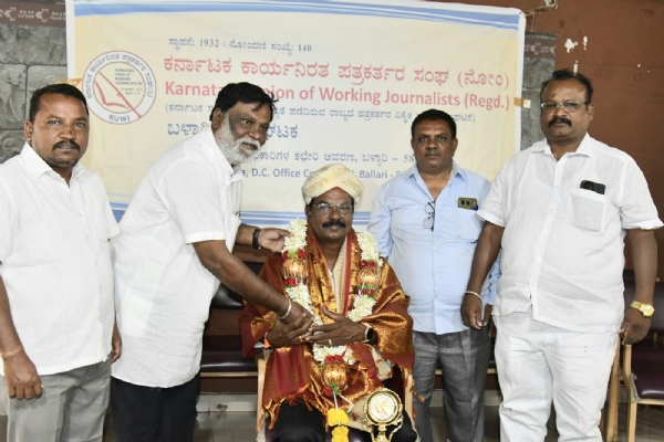 ರಂಗಭೂಮಿ ಮತ್ತು ಛಾಯಾಗ್ರಹಣವನ್ನು ಒಟ್ಟಿಗೇ ಪೋಷಿಸಿಕೊಂಡಿದ್ದೇ ನನ್ನ ಸಾಧನೆ ; ಪುರುಷೋತ್ತಮ ಹಂದ್ಯಾಳು ರಂಗಭೂಮಿ ಮತ್ತು ಛಾಯಾಗ್ರಹಣವನ್ನು ಒಟ್ಟಿಗೇ ಪೋಷಿಸಿಕೊಂಡಿದ್ದೇ ನನ್ನ ಸಾಧನೆ ; ಪುರುಷೋತ್ತಮ ಹಂದ್ಯಾಳು