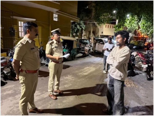 121 Rowdy-Sheeters Checked in Bengaluru North Division During Late-Night Police Operation 121 Rowdy-Sheeters Checked in Bengaluru North Division During Late-Night Police Operation