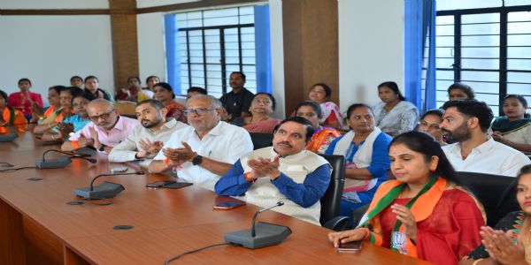 ಮನ್ ಕಿ ಬಾತ್ ನವಭಾರತ ನಿರ್ಮಾಣಕ್ಕೆ ಹೊಸ ಶಕ್ತಿ ನೀಡುತ್ತದೆ: ಪ್ರಹ್ಲಾದ ಜೋಶಿ