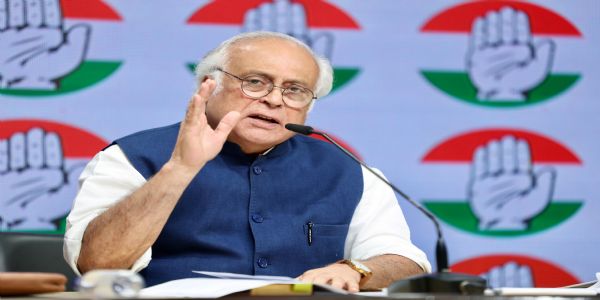 ಖರ್ಗೆ ಭಾಷಣ ಸ್ಥಳ ಶುದ್ಧೀಕರಣ ಪ್ರಕರಣ: ರಾಹುಲ್ ಗಾಂಧಿ ವಿರುದ್ಧ ಪ್ರಕರಣ ಕುರಿತು ಕಾಂಗ್ರೆಸ್ ಪ್ರಶ್ನೆ