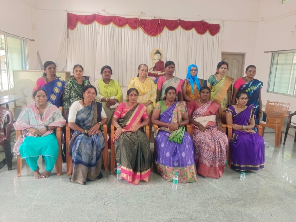 ಕೋಲಾರ ಜಿಲ್ಲಾ ದಲಿತ ಮಹಿಳಾ ಒಕ್ಕೂಟದ ಸಂಚಾಲಕರಾಗಿ ಮಂಜುಳ ನಾಗರಾಜ್ ಹಾಗೂ ಪದಾಧಿಕಾರಿಗಳಾಗಿ ಇತರರು ಆಯ್ಕೆಯಾಗಿದ್ದಾರೆ. ಕೋಲಾರ ಜಿಲ್ಲಾ ದಲಿತ ಮಹಿಳಾ ಒಕ್ಕೂಟದ ಸಂಚಾಲಕರಾಗಿ ಮಂಜುಳ ನಾಗರಾಜ್ ಹಾಗೂ ಪದಾಧಿಕಾರಿಗಳಾಗಿ ಇತರರು ಆಯ್ಕೆಯಾಗಿದ್ದಾರೆ.