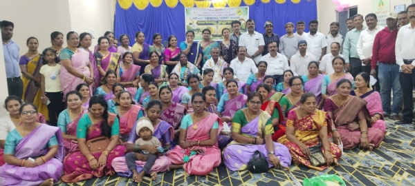 ಕೋಲಾರದ ಸರ್ ಎಂ.ವಿಶ್ವೇಶ್ವರಯ್ಯ ಯೋಗ ಮಂದಿರದಲ್ಲಿ ಸತತ ಒಂದು ವರ್ಷ ಯೋಗಾಭ್ಯಾಸ ನಡೆದ ಹಿನ್ನಲೆಯಲ್ಲಿ ಯೋಗಪಟುಗಳಿಂದ ವಾರ್ಷಿಕೋತ್ಸವ ಆಚರಿಸಲಾಯಿತು.
