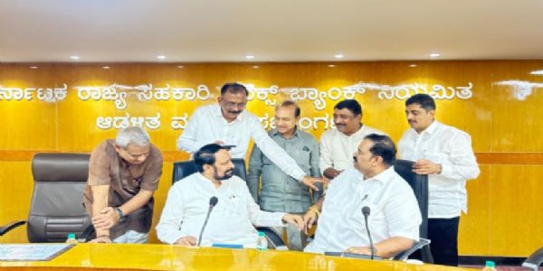 ಅಪೆಕ್ಸ್ ಬ್ಯಾಂಕ್ ಅಧ್ಯಕ್ಷರಾಗಿ ಎಂಎಲ್ಸಿ ರವಿ ಆಯ್ಕೆ