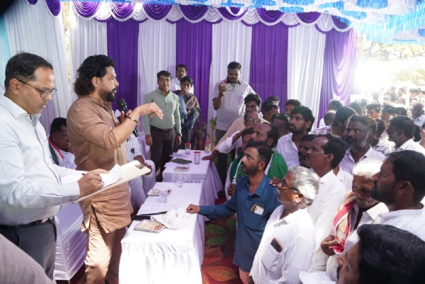 ರೂಪನಗುಡಿ : ಪ್ರಜಾಸೇವೆಯಲ್ಲಿ ಕೌಂಟರ್ಗಳ ವ್ಯವಸ್ಥೆ