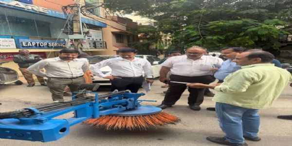 ಬೆಂಗಳೂರಿನ ರಸ್ತೆ ಸ್ವಚ್ಛತೆಗೆ ಯಂತ್ರಗಳ ಬಳಕೆಗೆ ಜಿಬಿಎ ಪ್ರಾಯೋಗಿಕ ಪರೀಕ್ಷೆ