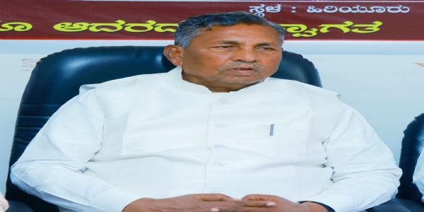 ಹಿರಿಯೂರು ತಾಲ್ಲೂಕಿನ ಭವನಗಳಿಗೆ ₹4 ಕೋಟಿ ಅನುದಾನ: ಕೆ.ಎಚ್. ಮುನಿಯಪ್ಪ