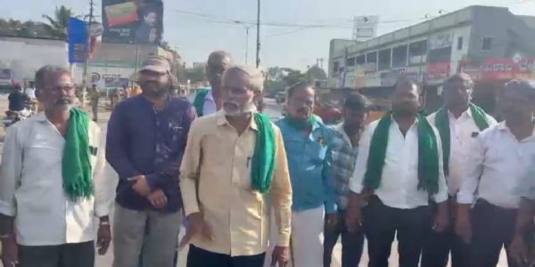 ಬರ ಘೋಷಣೆಗೆ ಆಗ್ರಹಿಸಿ ನರಗುಂದ ಬಂದ್ ಯಶಸ್ವಿ