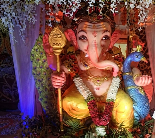 ನಗರದ ಎಸ್.ಎನ್.ಆರ್. ಆಸ್ಪತ್ರೆಯ ಆವರಣದಲ್ಲಿ ಅಖಂಡ ವಿನಾಯಕ ಮಹಾಸಭಾ ದಿಂದ ಗಣೇಶೋತ್ಸವ ಆಚರಣೆ ಆರಂಭವಾಯಿತು. ನಗರದ ಎಸ್.ಎನ್.ಆರ್. ಆಸ್ಪತ್ರೆಯ ಆವರಣದಲ್ಲಿ ಅಖಂಡ ವಿನಾಯಕ ಮಹಾಸಭಾ ದಿಂದ ಗಣೇಶೋತ್ಸವ ಆಚರಣೆ ಆರಂಭವಾಯಿತು.