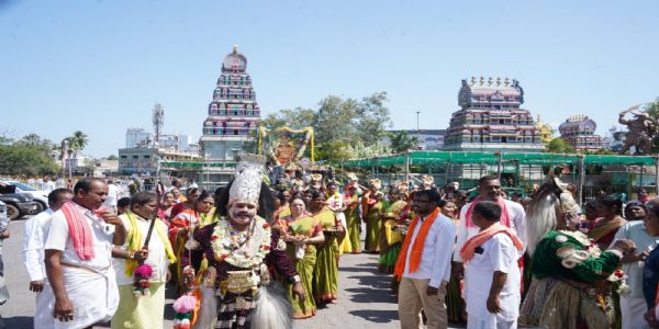 ಬಳ್ಳಾರಿ: ಅದ್ಧೂರಿಯಾಗಿ ನಡೆದ ಶ್ರೀ ವೀರಭದ್ರೇಶ್ವರ ಸ್ವಾಮಿ ಜಯಂತೋತ್ಸವ