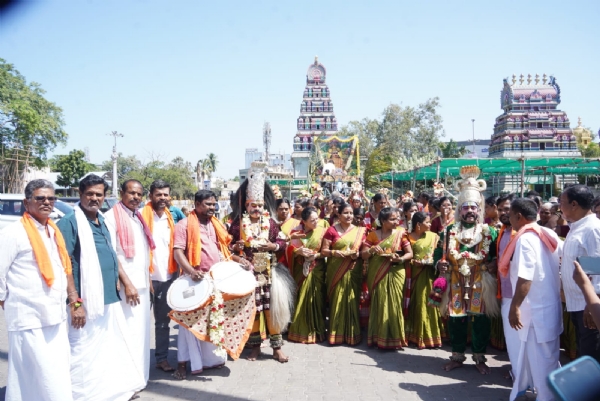 ಬಳ್ಳಾರಿ: ಅದ್ಧೂರಿಯಾಗಿ ನಡೆದ ಶ್ರೀ ವೀರಭದ್ರೇಶ್ವರ ಸ್ವಾಮಿ ಜಯಂತೋತ್ಸವ