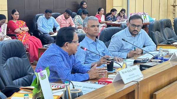 Krishna-Baire-Gowda-questions-officials-over-development-works-and-waste-management