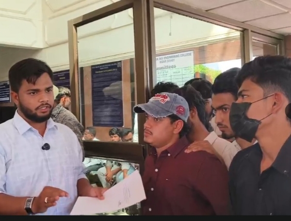 GND-college-hijab-issue-protest-in-Bidar GND-college-hijab-issue-protest-in-Bidar