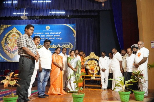ಕರಕುಶಲತೆಯ ಜೊತೆ ಶಿಕ್ಷಣವೂ ಅನಿವಾರ್ಯ: ಲಿಡ್ಕರ್ ಅಧ್ಯಕ್ಷ ಮುಂಡರಗಿ ನಾಗರಾಜ ಕರಕುಶಲತೆಯ ಜೊತೆ ಶಿಕ್ಷಣವೂ ಅನಿವಾರ್ಯ: ಲಿಡ್ಕರ್ ಅಧ್ಯಕ್ಷ ಮುಂಡರಗಿ ನಾಗರಾಜ