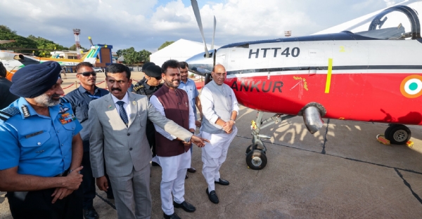 ವಾಯುಪಡೆಗೆ 2 ತೇಜಸ್, 3 ಎಚ್ಟಿಟಿ-40; ಪವನ್ ಹನ್ಸ್ಗೆ 4 ಧ್ರುವ್ ಎನ್ಜಿ ಹೆಲಿಕಾಪ್ಟರ್ ಹಸ್ತಾಂತರ