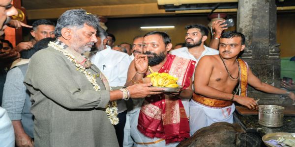 ಮಂಗಳೂರಿನ ಕದ್ರಿ ಮಂಜುನಾಥ ಸ್ವಾಮಿ ದೇಗುಲಕ್ಕೆ ಸಿಎಂ ಡಿ.ಕೆ. ಶಿವಕುಮಾರ್ ಭೇಟಿ