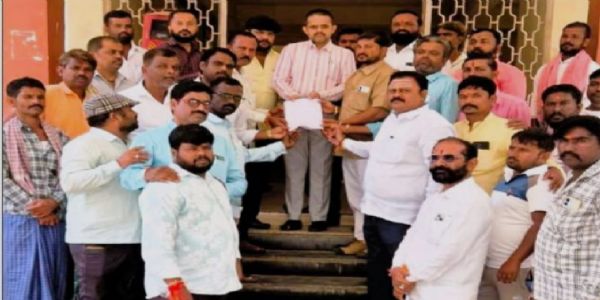 ಶಿರಹಟ್ಟಿ ಸಂತೆ ಮಾರುಕಟ್ಟೆ ಸ್ಥಳಾಂತರಕ್ಕೆ ಸಾರ್ವಜನಿಕರ ಆಗ್ರಹ