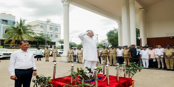 ದಾವಣಗೆರೆ: ಡಾ. ಜಿ.ಪರಮೇಶ್ವರ ಅವರಿಗೆ ಗೌರವ ರಕ್ಷೆ