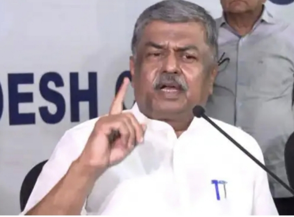 ‘ವಂದೇ ಮಾತರಂ’ ಹಾಡದಿದ್ದರೆ ಅಪರಾಧಿಯನ್ನಾಗಿ ಮಾಡಲು ಸಾಧ್ಯವಿಲ್ಲ: ಬಿ.ಕೆ. ಹರಿಪ್ರಸಾದ್ ‘ವಂದೇ ಮಾತರಂ’ ಹಾಡದಿದ್ದರೆ ಅಪರಾಧಿಯನ್ನಾಗಿ ಮಾಡಲು ಸಾಧ್ಯವಿಲ್ಲ: ಬಿ.ಕೆ. ಹರಿಪ್ರಸಾದ್