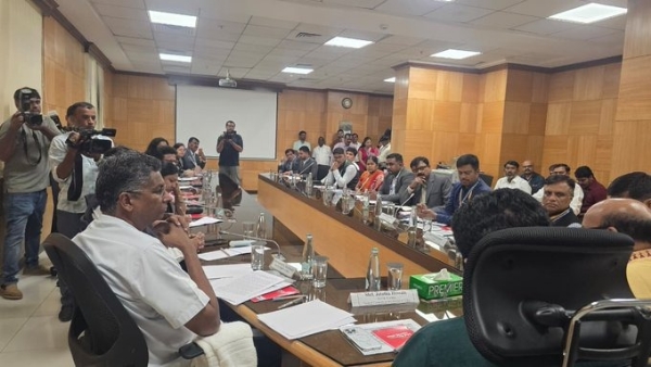 satish-jarkiholi-prepares-for-mega-nayaka-community-convention-in-november satish-jarkiholi-prepares-for-mega-nayaka-community-convention-in-november