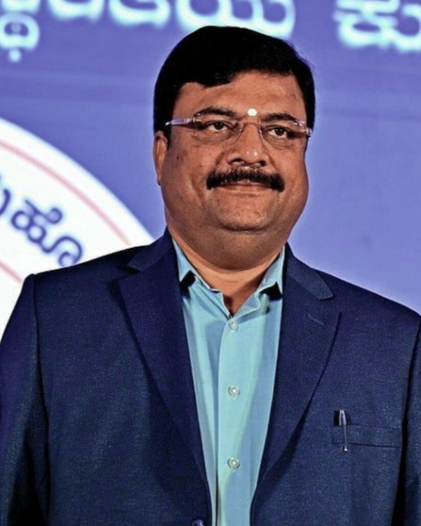 raita-siri-mart-to-be-expanded-to-districts-says-agriculture-minister-narendraswamy