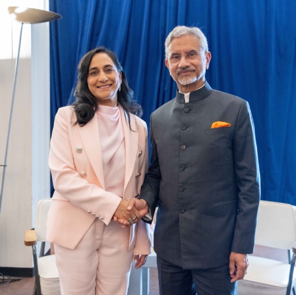कनाडा की विदेशमंत्री अनीता आनंद के साथ भारत के विदेशमंत्री जयशंकर। फोटो - @ जयशंकर कनाडा की विदेशमंत्री अनीता आनंद के साथ भारत के विदेशमंत्री जयशंकर। फोटो - @ जयशंकर