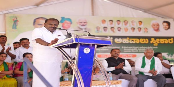 ನೈಸ್ ಯೋಜನೆ ವಿರುದ್ಧ ರೈತರ ಅಹವಾಲು ಆಲಿಸಿದ ಎಚ್.ಡಿ. ಕುಮಾರಸ್ವಾಮಿ