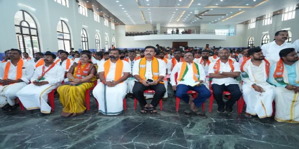 ಕೊಲ್ಲೂರಿನಲ್ಲಿ ಕಾರ್ಯಕರ್ತರೊಂದಿಗೆ ಮನ್ ಕೀ ಬಾತ್ ಆಲಿಸಿದ ವಿಜಯೇಂದ್ರ