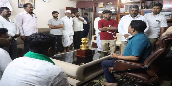 ಸಿಂದಗಿ ಗೃಹಕಚೇರಿಯಲ್ಲಿ ಸಾರ್ವಜನಿಕರ ಅಹವಾಲು ಆಲಿಸಿದ ಶಾಸಕ ಅಶೋಕ ಮನಗೂಳಿ