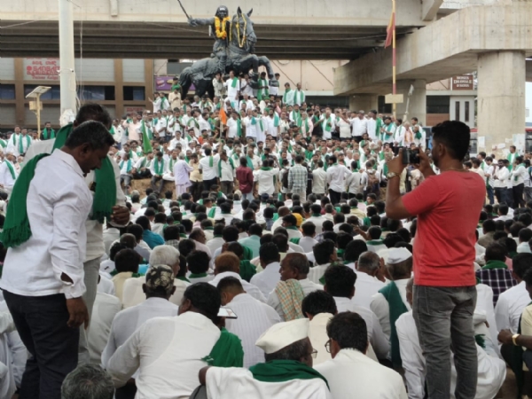 ರೈತರ ಪ್ರತಿಭಟನೆ