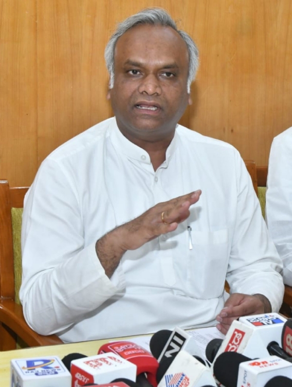 ಪ್ರಿಯಾಂಕ್ ಖರ್ಗೆ ಸಂಗ್ರಹ ಚಿತ್ರ