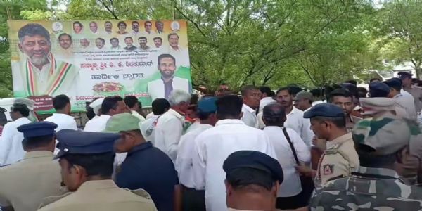 ಕೂಡಲಸಂಗಮಕ್ಕೆ ಸಿಎಂ ಡಿ.ಕೆ. ಶಿವಕುಮಾರ್ ಆಗಮನ: ರಾಜಕೀಯ ಮುಖಂಡರು, ಕಾರ್ಯಕರ್ತರನ್ನು ತಡೆಯಲು ಪೊಲೀಸರ ಹರಸಾಹಸ