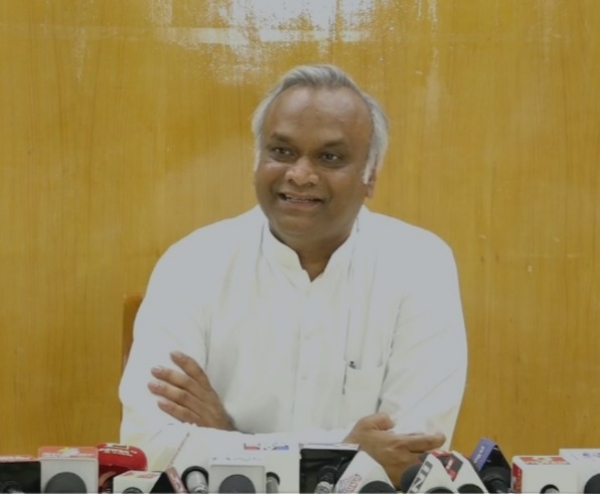 Priyank Kharge Slams BJP, Defends KPSC Probe, and Addresses Parappana Agrahara Clashes in Kalaburagi Priyank Kharge Slams BJP, Defends KPSC Probe, and Addresses Parappana Agrahara Clashes in Kalaburagi