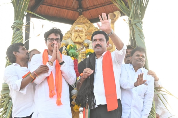 ಕಂಪ್ಲಿಯಲ್ಲಿ ಅಂಬೇಡ್ಕರ್ ಪ್ರತಿಮೆಗೆ ಮಾಲಾರ್ಪಣೆ; 20 ಕಿ.ಮೀ. ಹೆಜ್ಜೆ, ಹಳೇದರೋಜಿ 7ನೇ ದಿನದ ಪಾದಯಾತ್ರೆ ಸಮಾಪ್ತಿ
