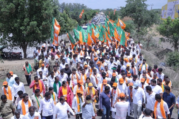 ಸಂಡೂರು : ಕಾಂಗ್ರೆಸ್ಸಿಗರನ್ನು ಸೋಲಿಸಲು ವಿಜಯೇಂದ್ರ ಮನವಿ