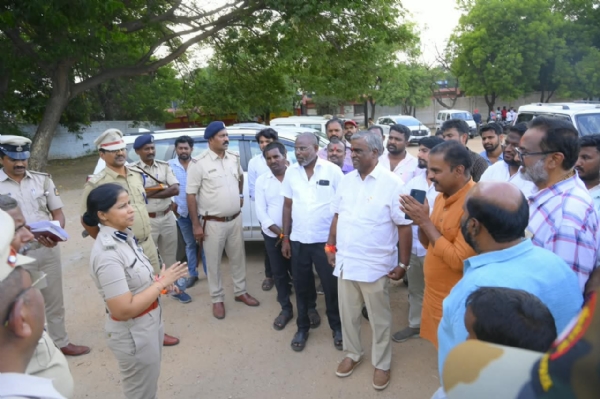 ಬಿಜೆಪಿ ಪಾದಯಾತ್ರೆ ಸಮಾರೋಪಕ್ಕೆ ವೇದಿಕೆ ಸಿದ್ದತೆ : ಮೈದಾನದಲ್ಲಿ ಚುರುಕುಗೊಂಡ ಚಟುವಟಿಕೆಗಳು