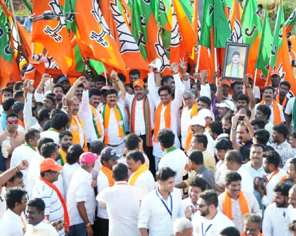 Get rid of the corrupt government: B.Y. Raghavendra
