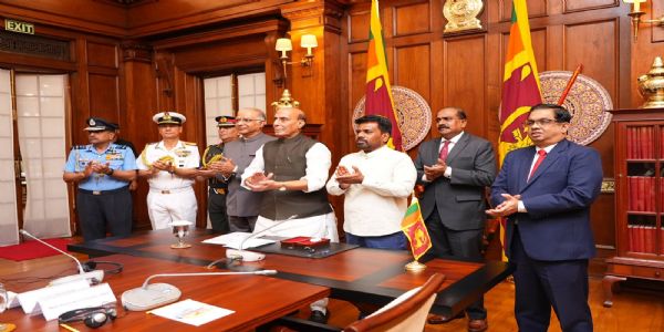 ಶ್ರೀಲಂಕಾ ಅಧ್ಯಕ್ಷರೊಂದಿಗೆ ರಾಜನಾಥ್ ಸಿಂಗ್ ಮಹತ್ವದ ಮಾತುಕತೆ